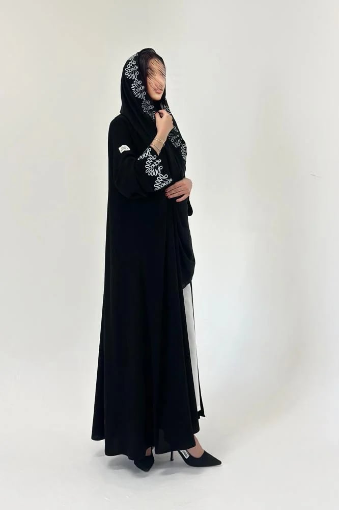 عباية قماش كريب ملكي قصه نص كلوش مع تدخيلة أكمام