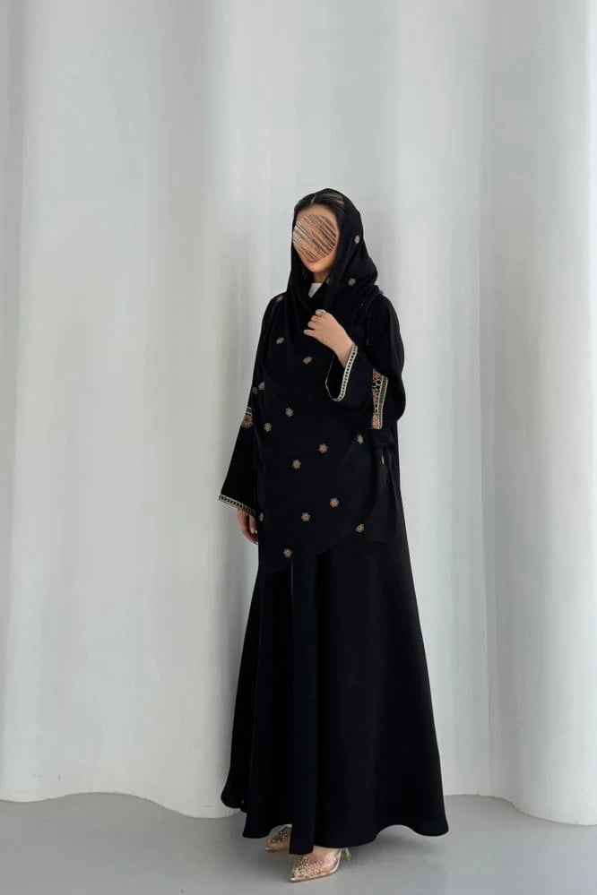 عباية كريب ملكي فخم مع تطريز
