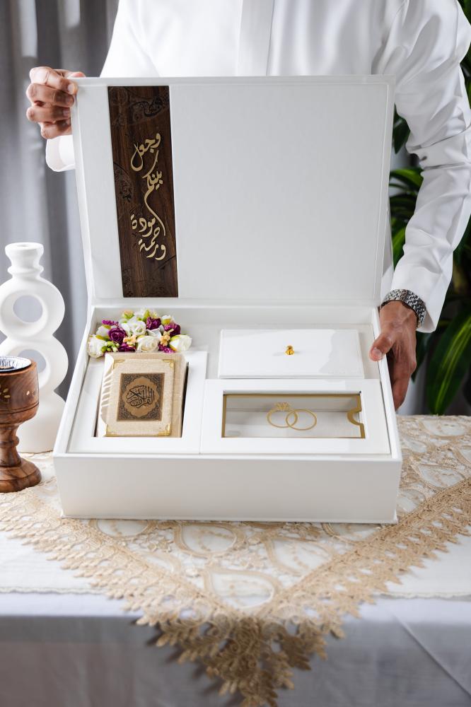 Revera 24 wedding box (white) - Italian leather - wooden piece with writing