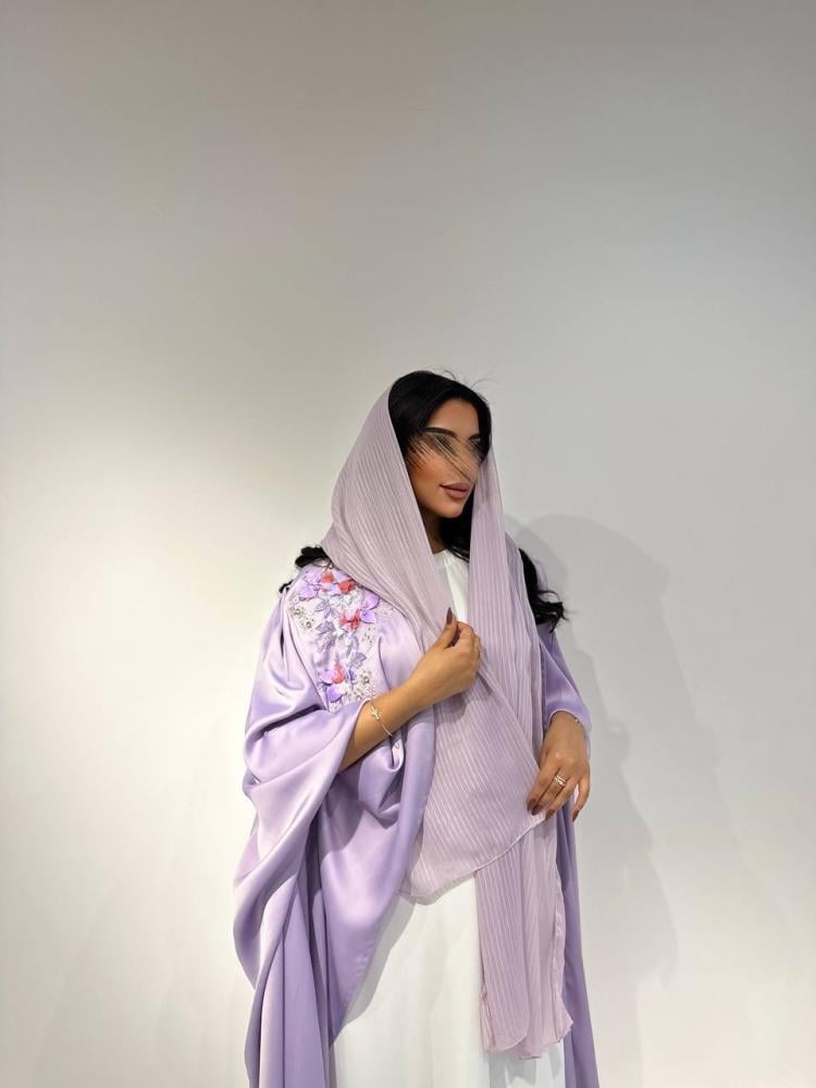Qatari in mauve color and with a beautiful embroidery - chiffon striped hijab