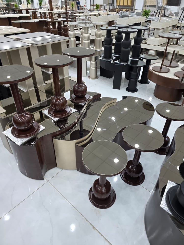 طاولات مكونه من 3 قطع كبيره مع 6 خدمات