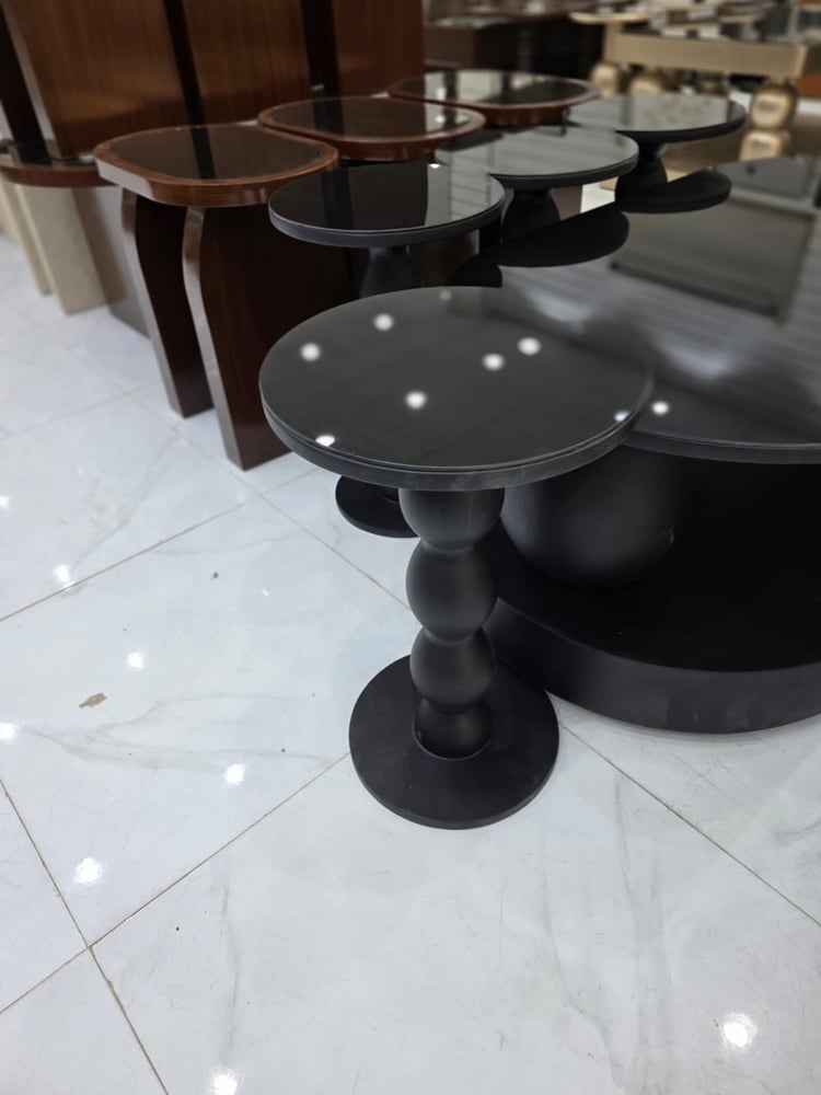 طاولات حبة مع 6 خدمات لون اسود