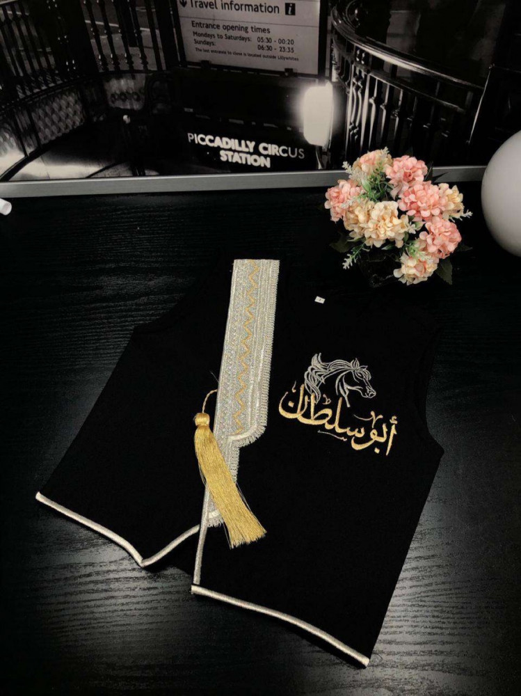 سديري البشت فضي