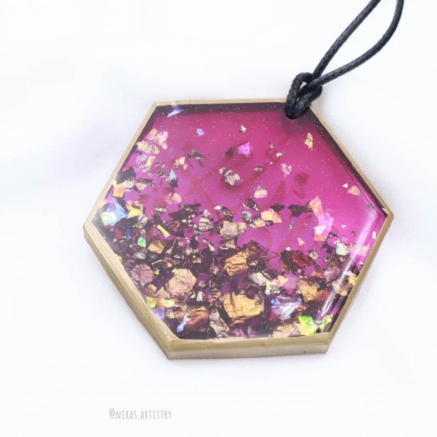 تعليقه سياره gold and pink