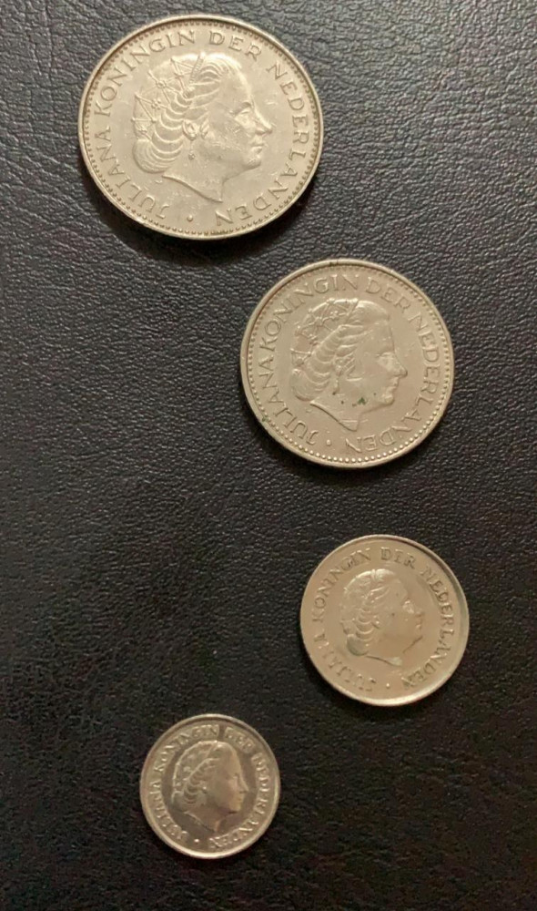 طقم معدني هولندا الستينات 4 فئات