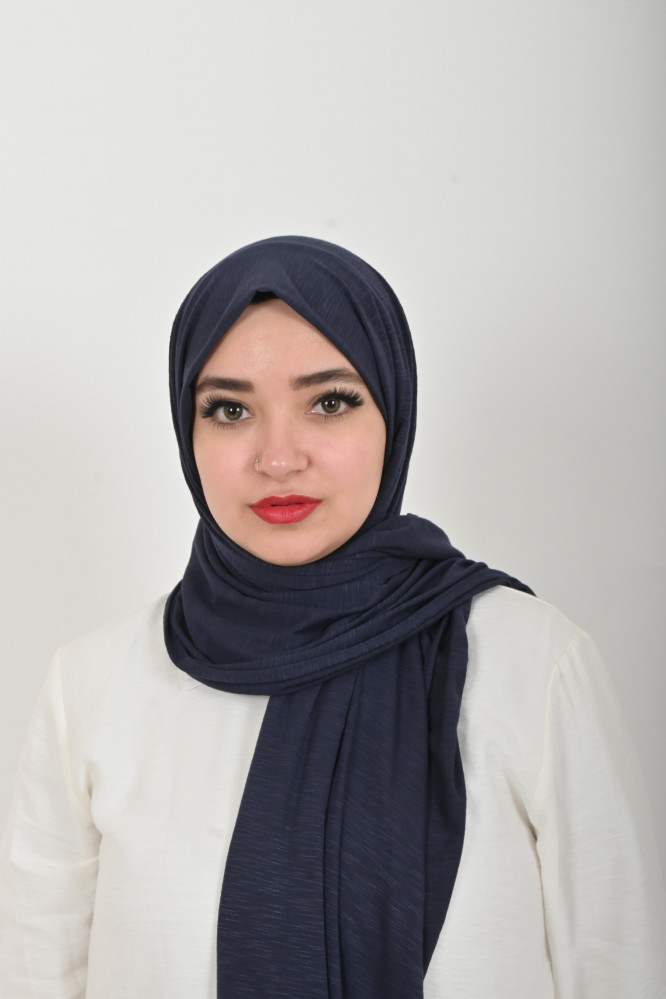 حجاب قطن منمش من بلاك وينج - أناقة كاملة