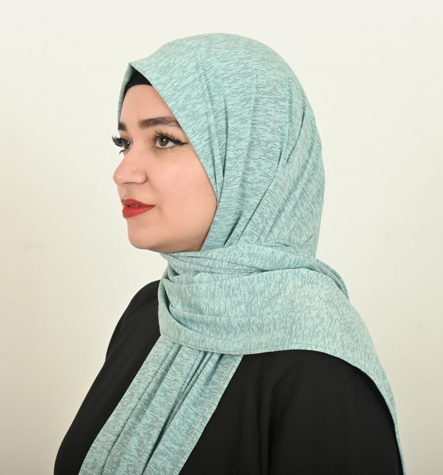 حجاب قطن مخطط بخامة كريستال من بلاك وينج