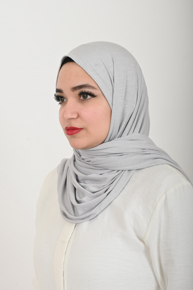 حجاب قطن منمش من بلاك وينج - أناقة كاملة