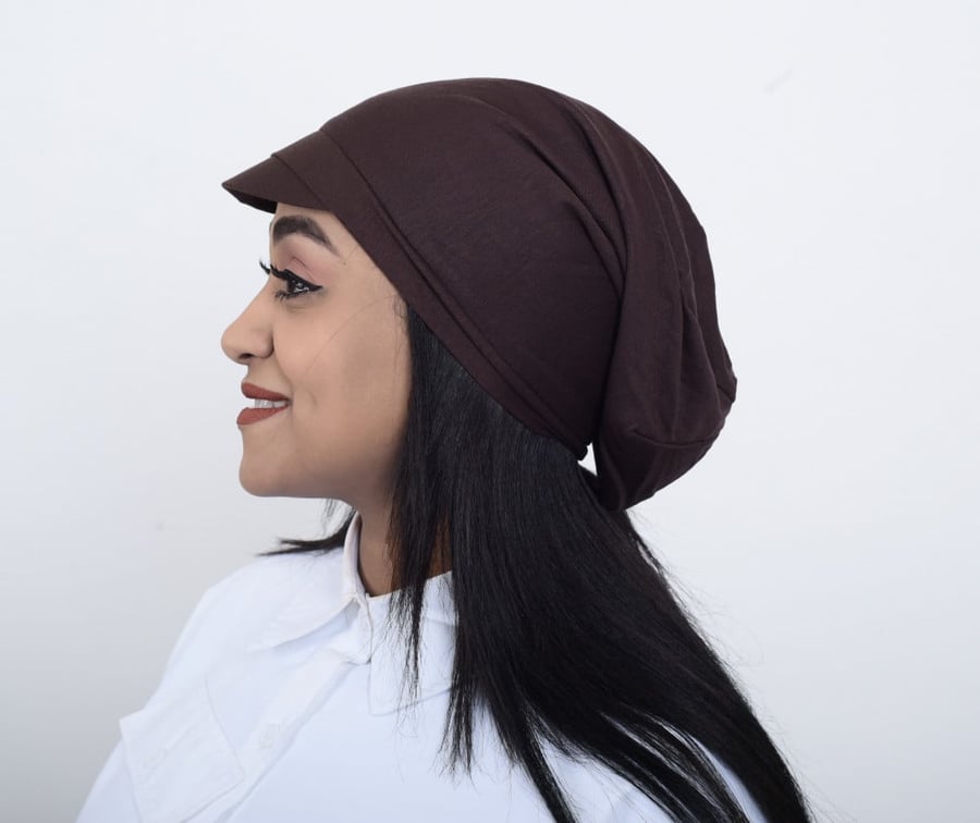 كاب بحامل شعر من بلاك وينج لمسة عملية وأناقة عصرية