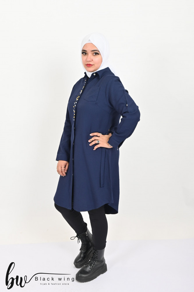 بلوزة بلؤلؤ من الصدر من بلاك وينج