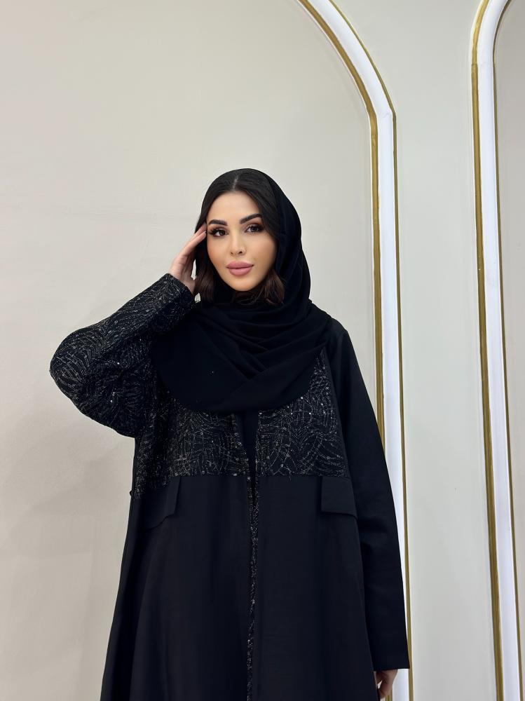 عبايه لينن مع دانتيل نص كلوش
