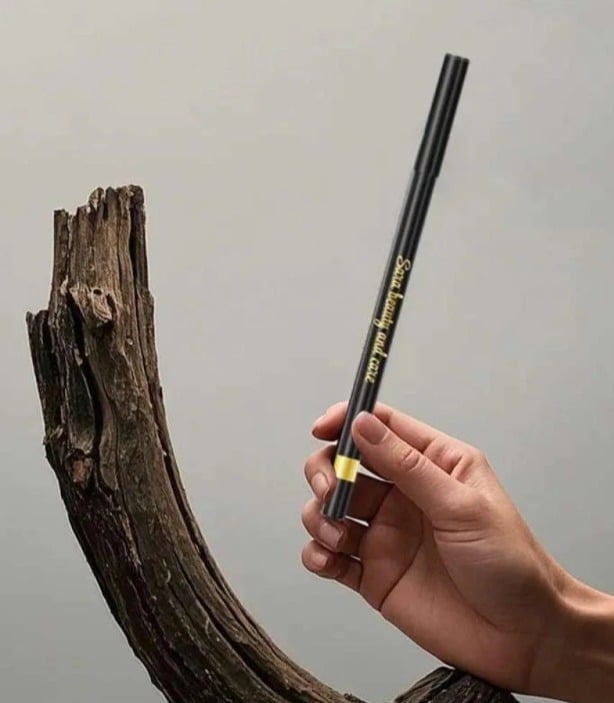 Deep black kohl that does not smudge – long-lasting from Sara Beauty