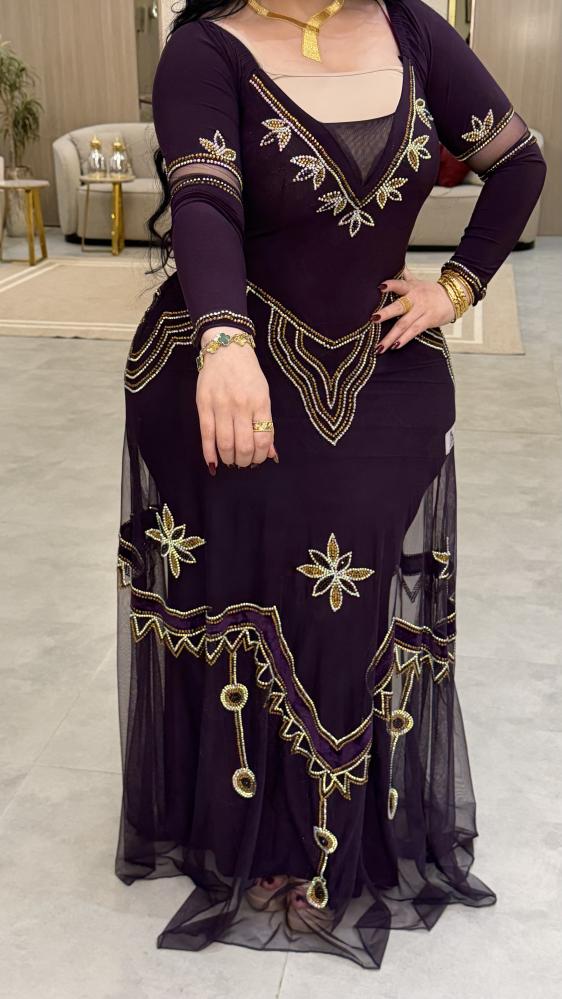 فستان بنفسجي كلوش مع تل كرستال