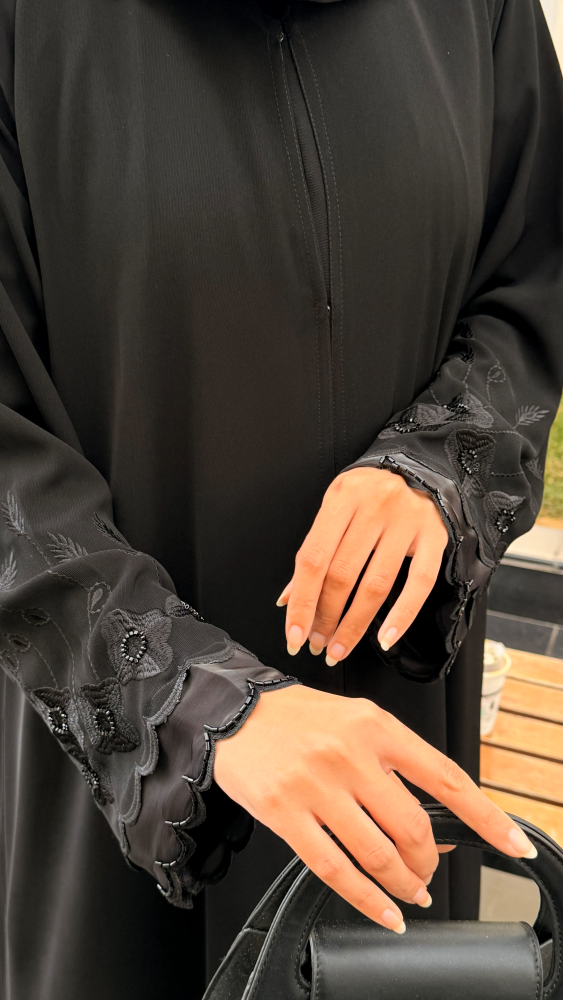 عباية ميرا
