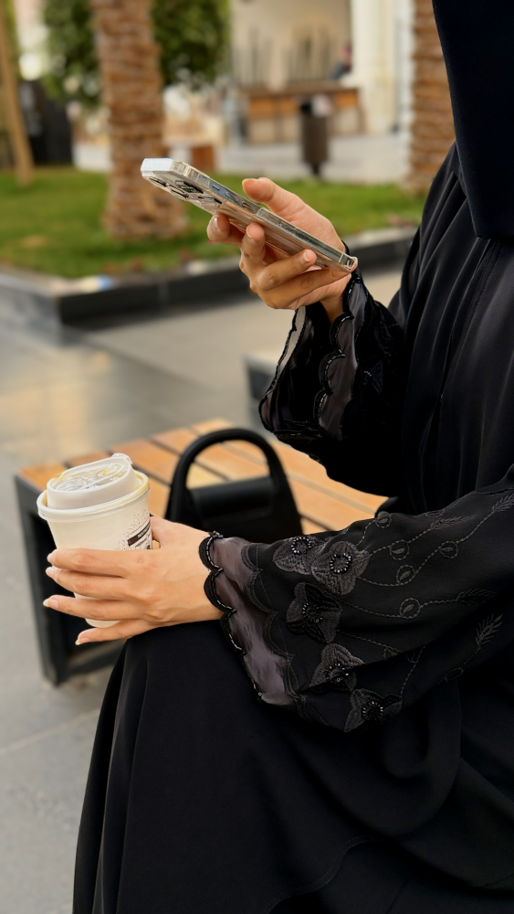 عباية ميرا