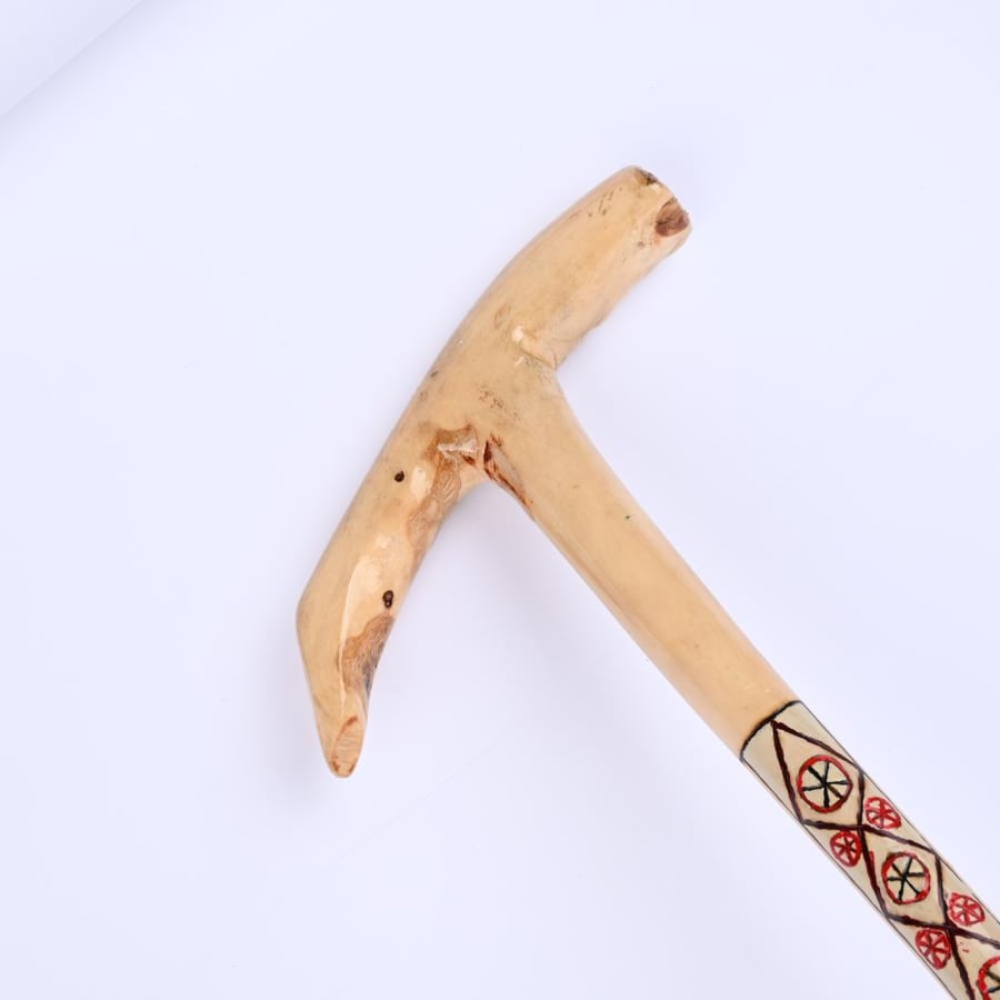 عصا عتم بزخارف الأبوب النجدية