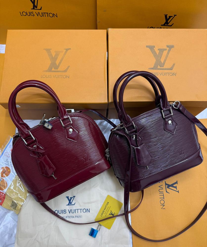 LOUIS VUITTON   _High Quality