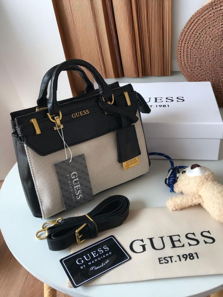 GUESS   _High Quality