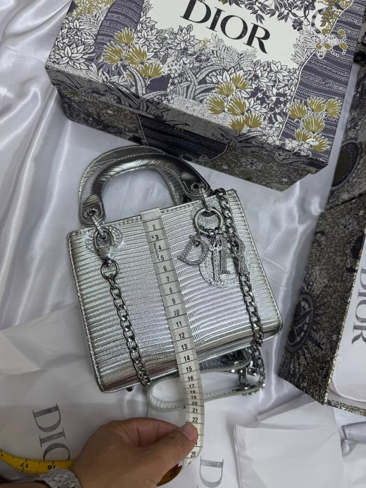 Dior   _High Quality