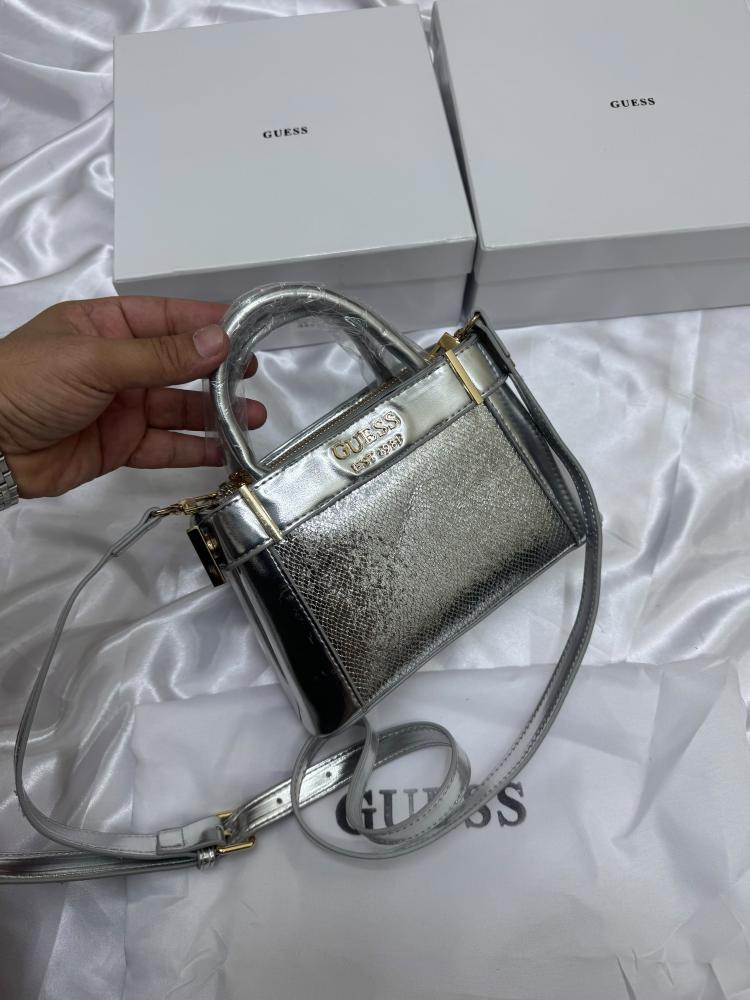 GUESS  _High Quality