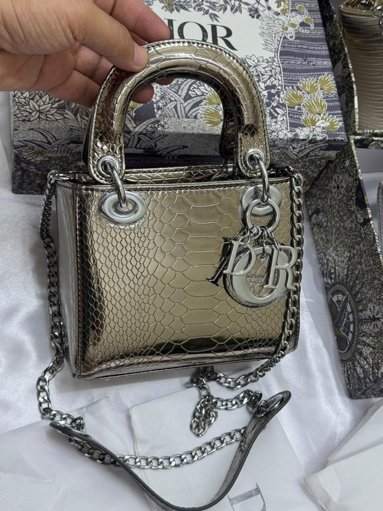 Dior   _High Quality