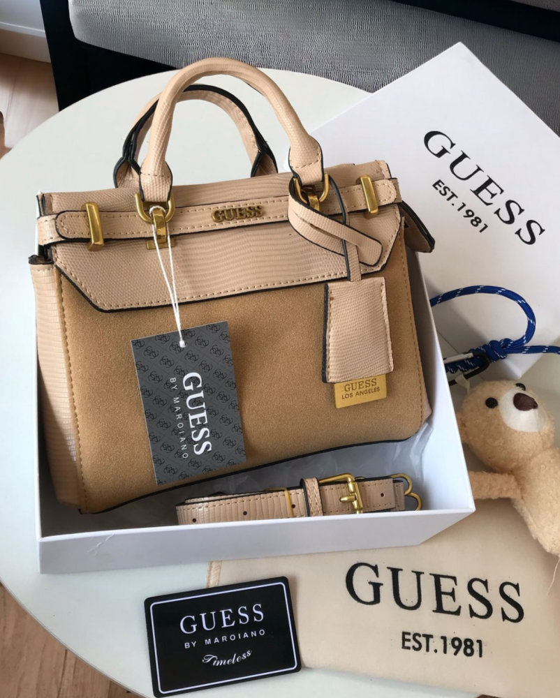 GUESS   _High Quality