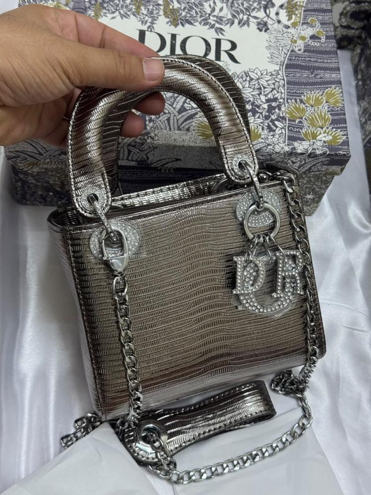 Dior   _High Quality