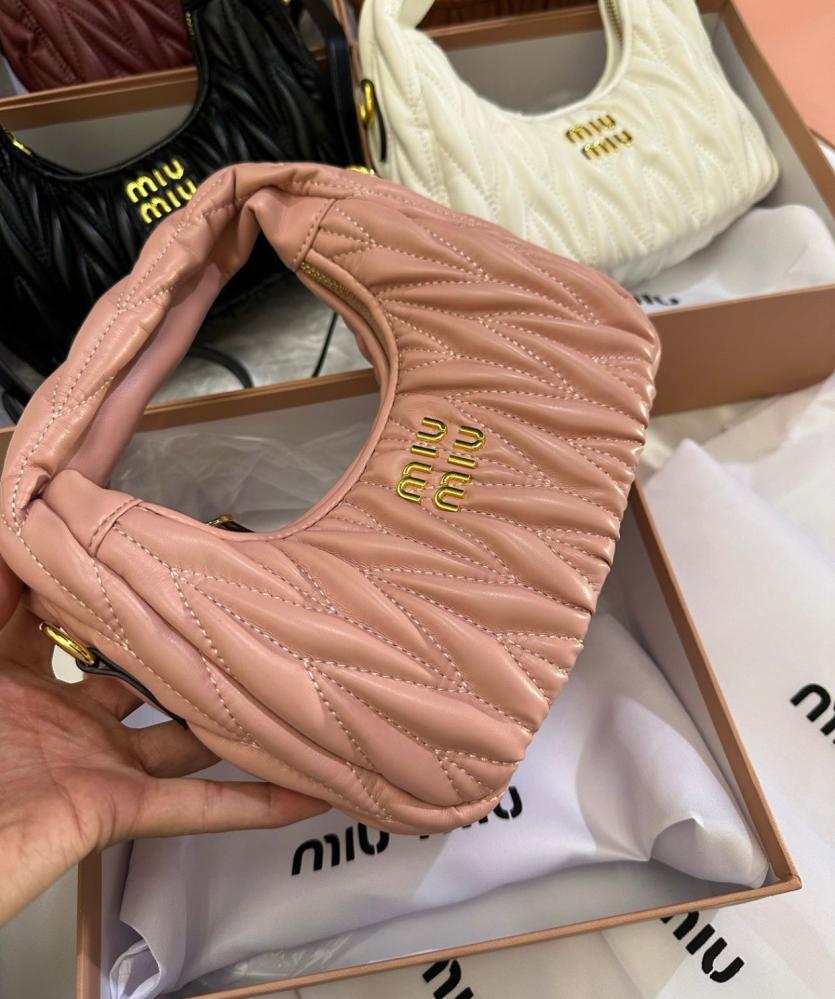 MIU MIU   _High Quality