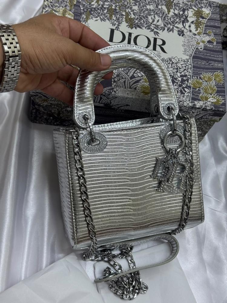 Dior   _High Quality