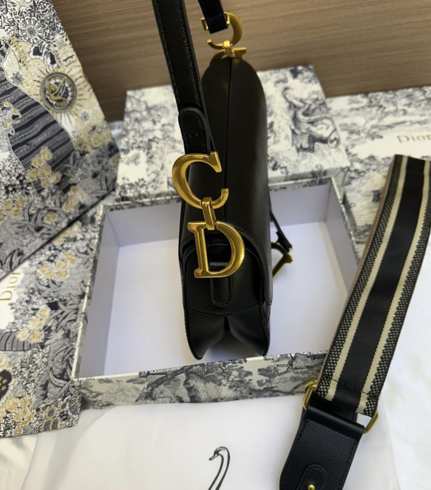 Dior   _High Quality