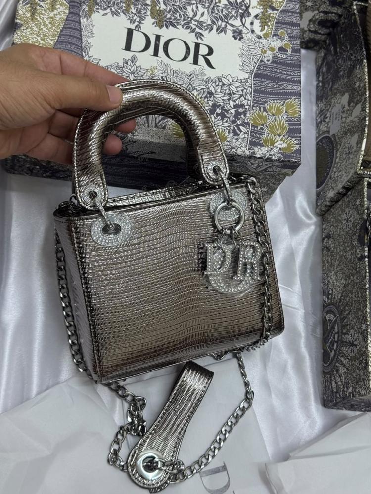 Dior   _High Quality