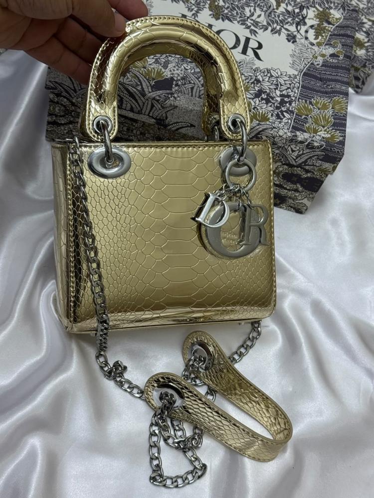Dior   _High Quality