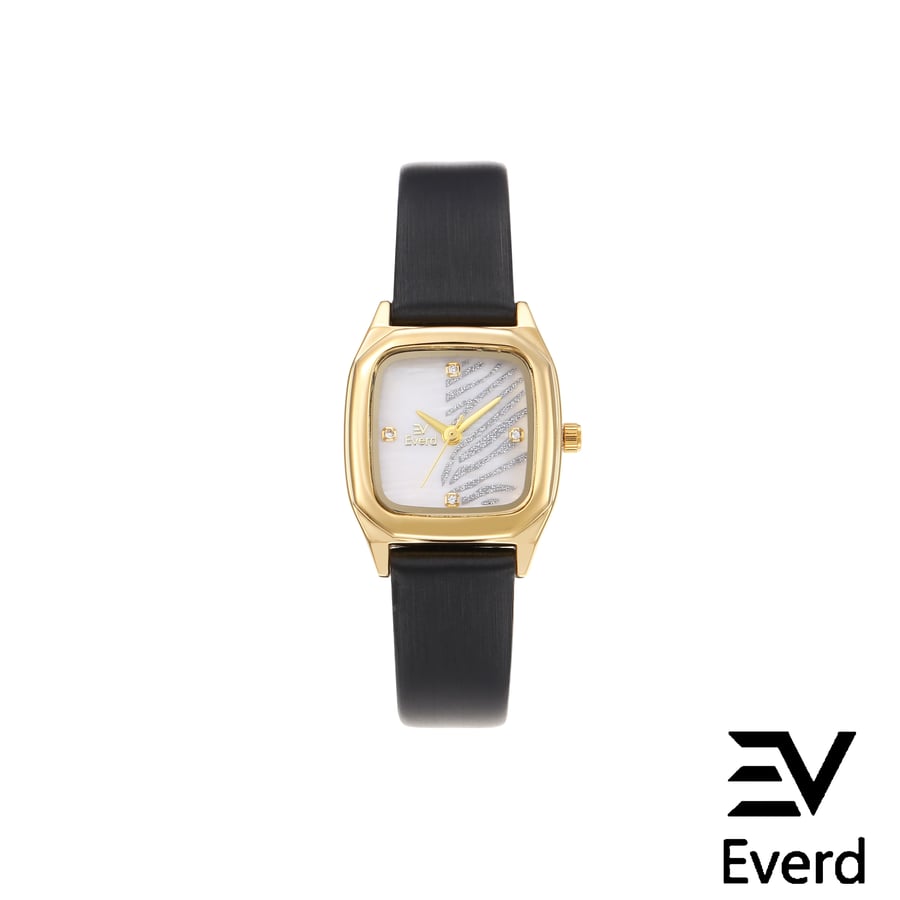 ساعه من ماركة Everd ايفرد نسائيه الوان متعدده