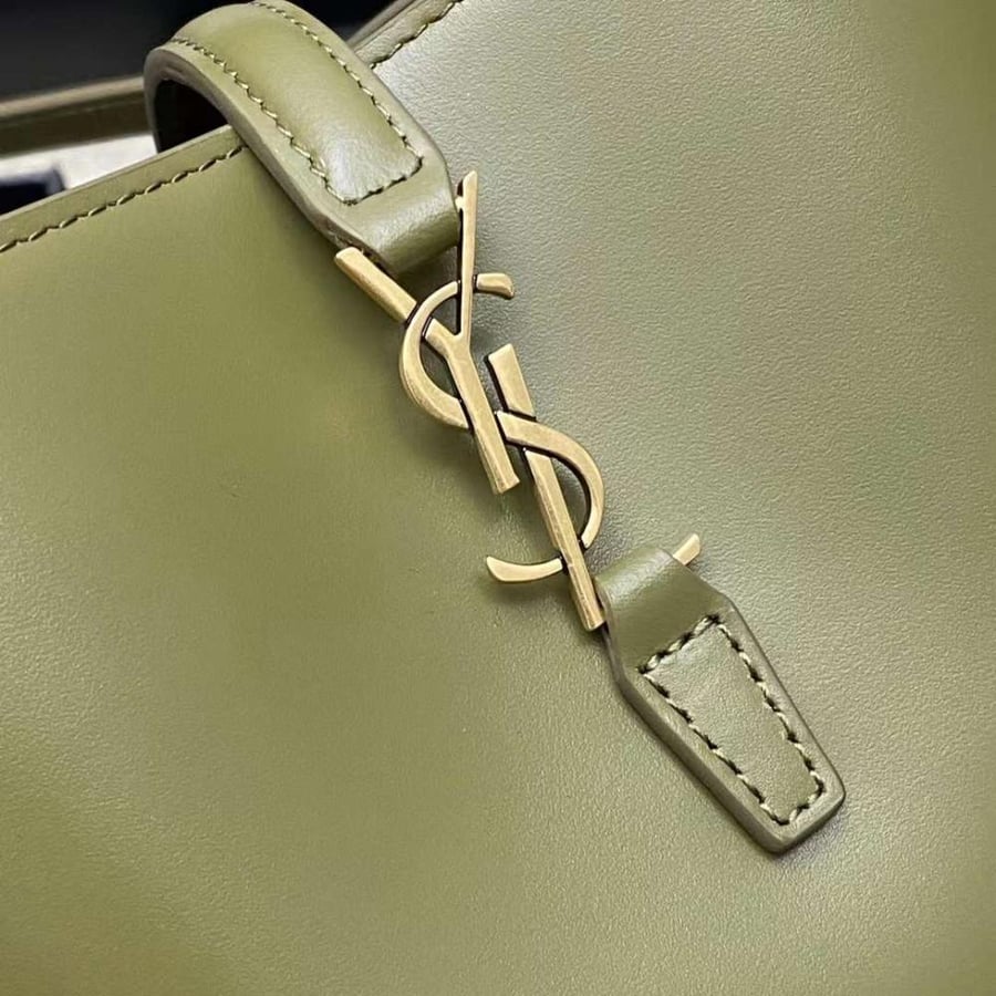 Saint Laurent size 15cm