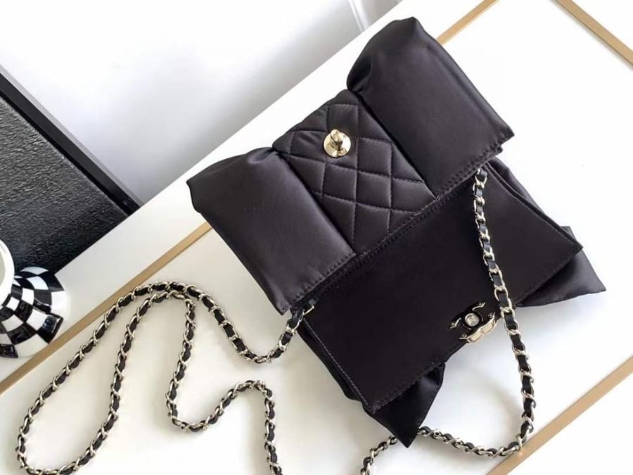 Chanel 23A size 20cm