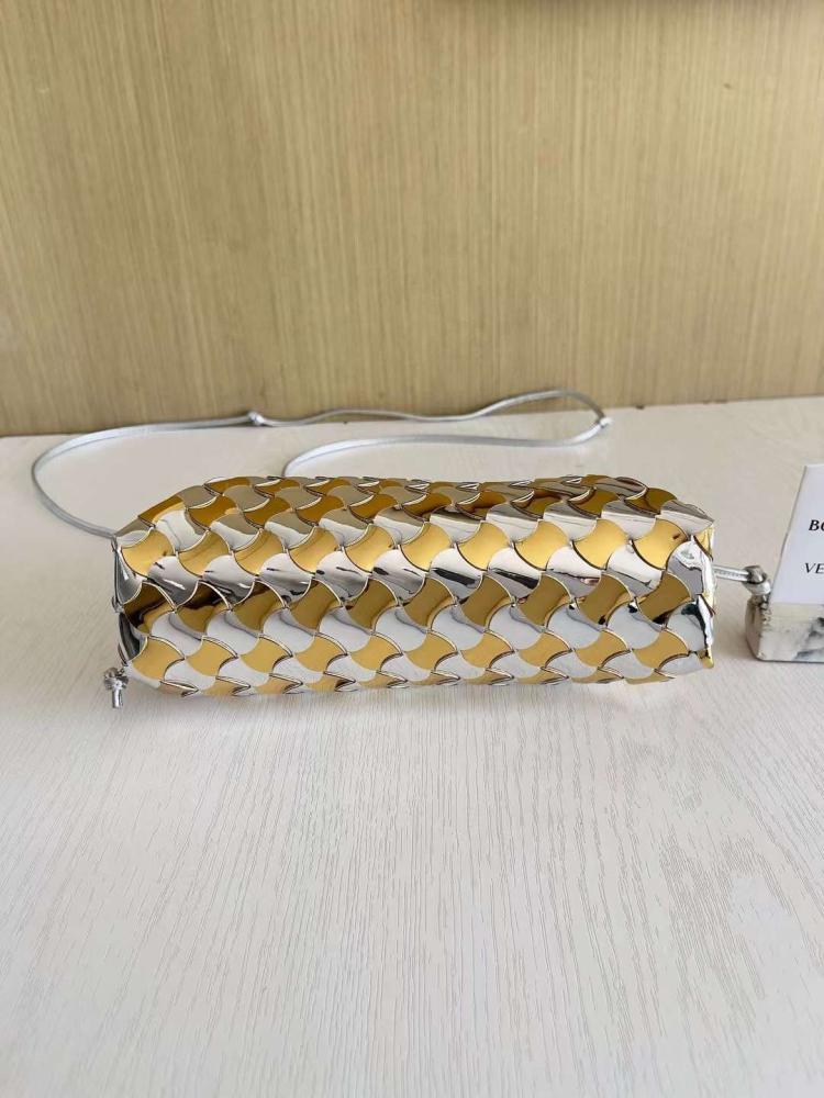 بوتيقا Mini Pouch مقاس 22cm