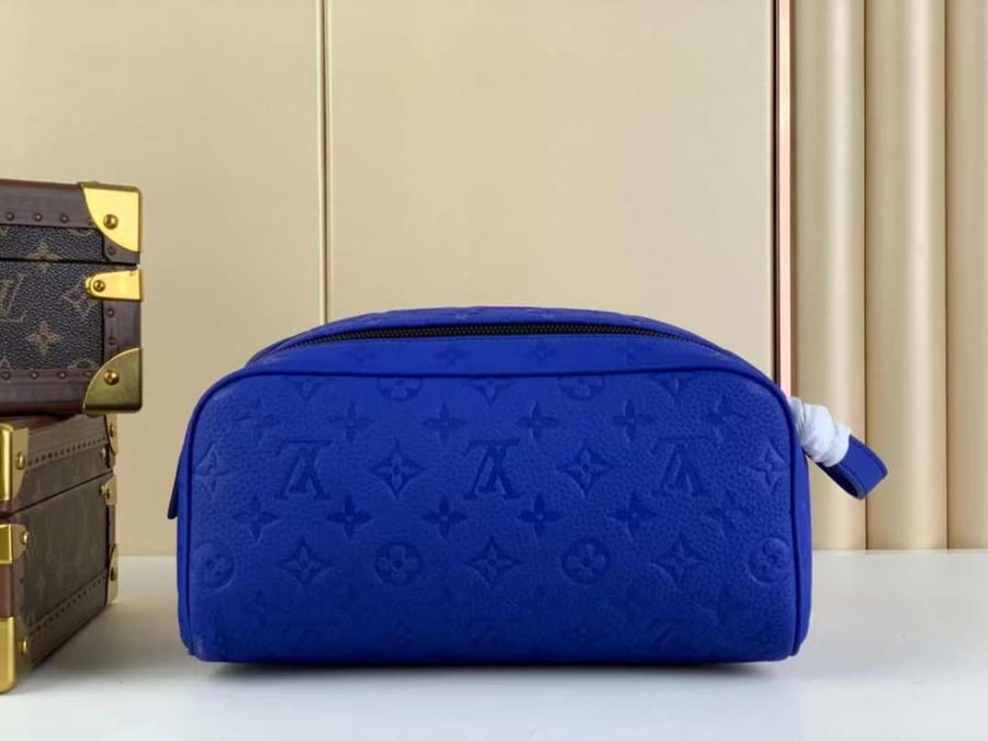 لوي فيتون محافظ Dopp Kit مقاس 28cm