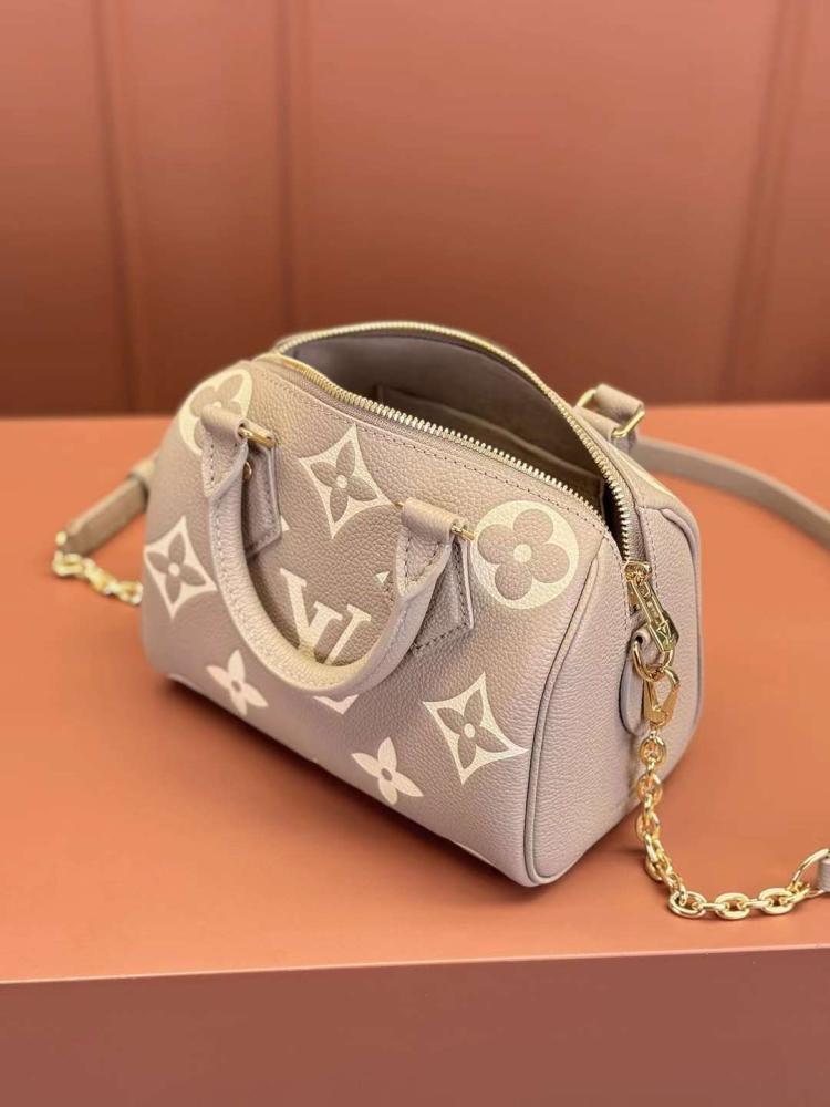 Louis Vuitton Speedy Bandouliere 20 size 20cm