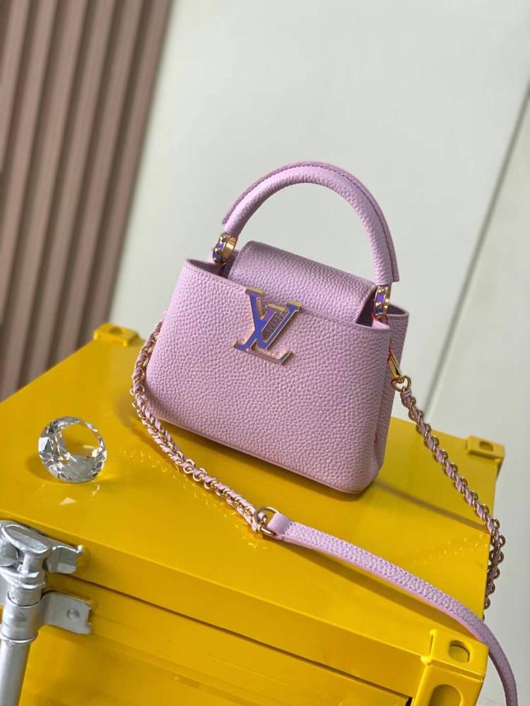 Louis Vuitton mini capes size 21cm