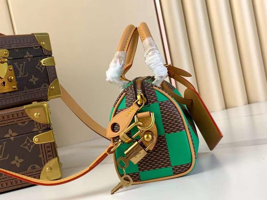 لوي فيتون Speedy Bandouliere مقاس 18cm