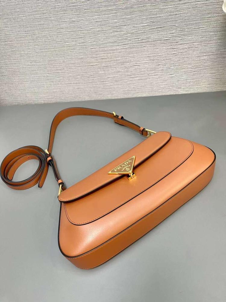 Prada size 31cm
