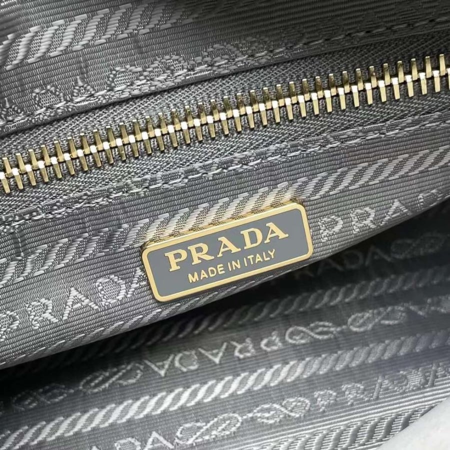 Prada 26cm size