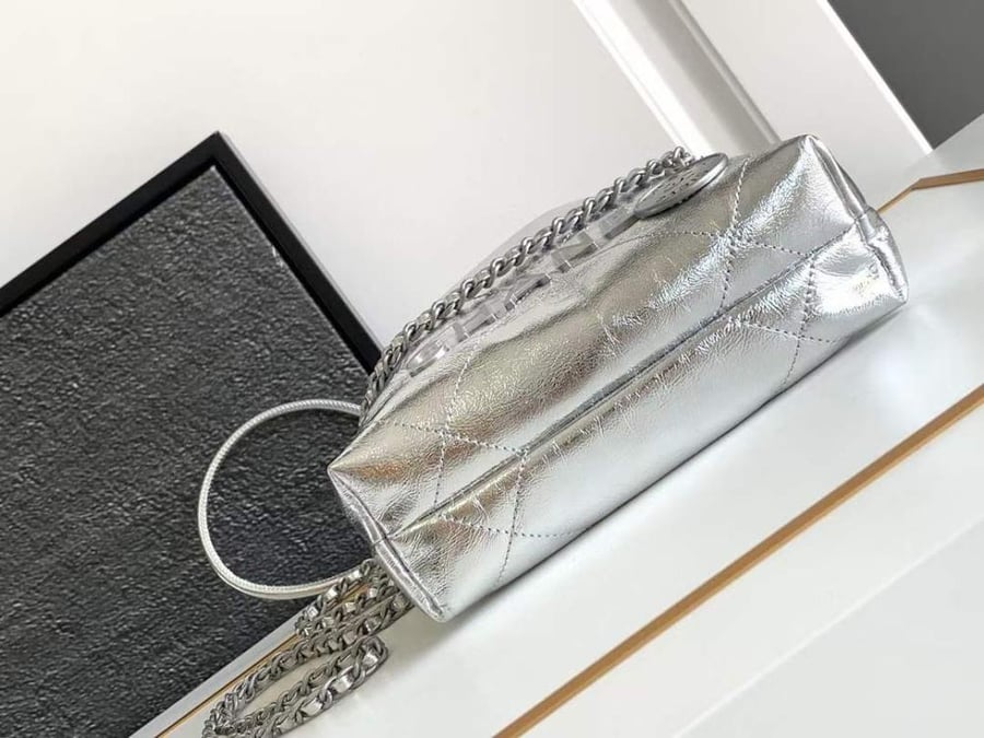 Chanel 25C size 20cm