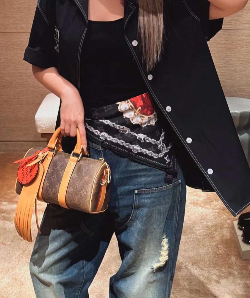 لوي فيتون Keepall Bandouliere مقاس 25cm