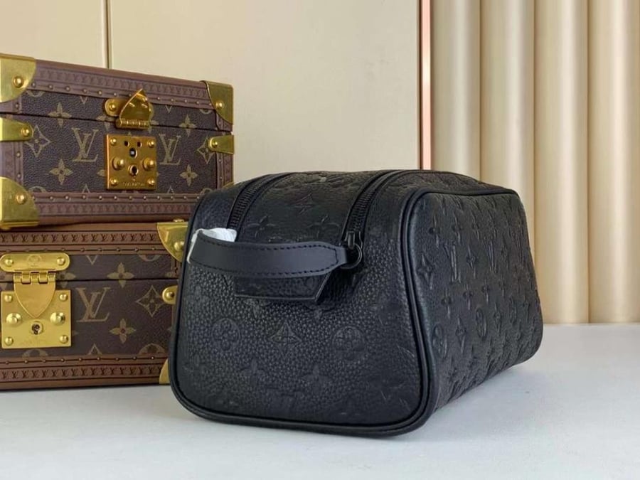لوي فيتون محافظ Dopp Kit مقاس 28cm