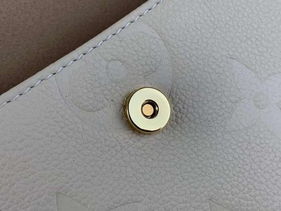 لوي فيتون Wallet On Chain Ivy مقاس cm23.5