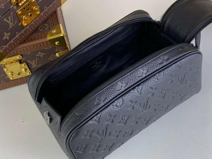 لوي فيتون محافظ Dopp Kit مقاس 28cm