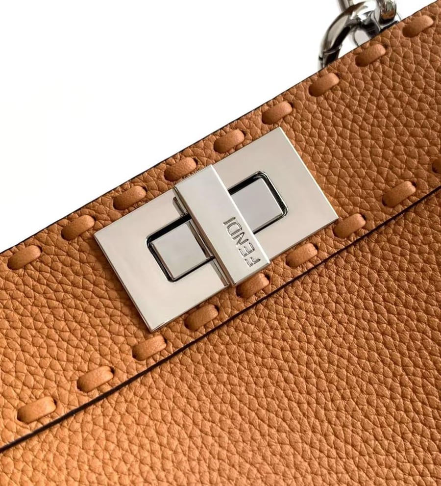 فندي peekaboo مقاس cm27