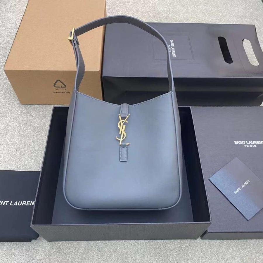Saint Laurent HOBO size 22cm