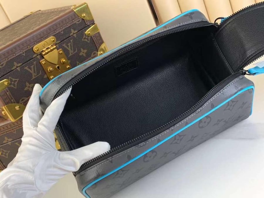 لوي فيتون محافظ Dopp Kit مقاس 28cm